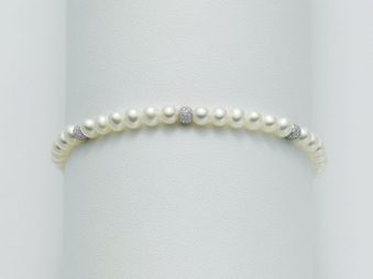 Bracciale con Perle  bianche con 3 Boule Diamantate in Oro bianco  